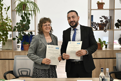 Unterzeichnung der Kooperationsvereinbarung am 23. September: Prof. Dr. Petra Schneider, Hochschule Magdeburg-Stendal, und Prorektor Sargis Asatryants, Nationale Polytechnische Universität Armeniens. Foto: Alexander Marx